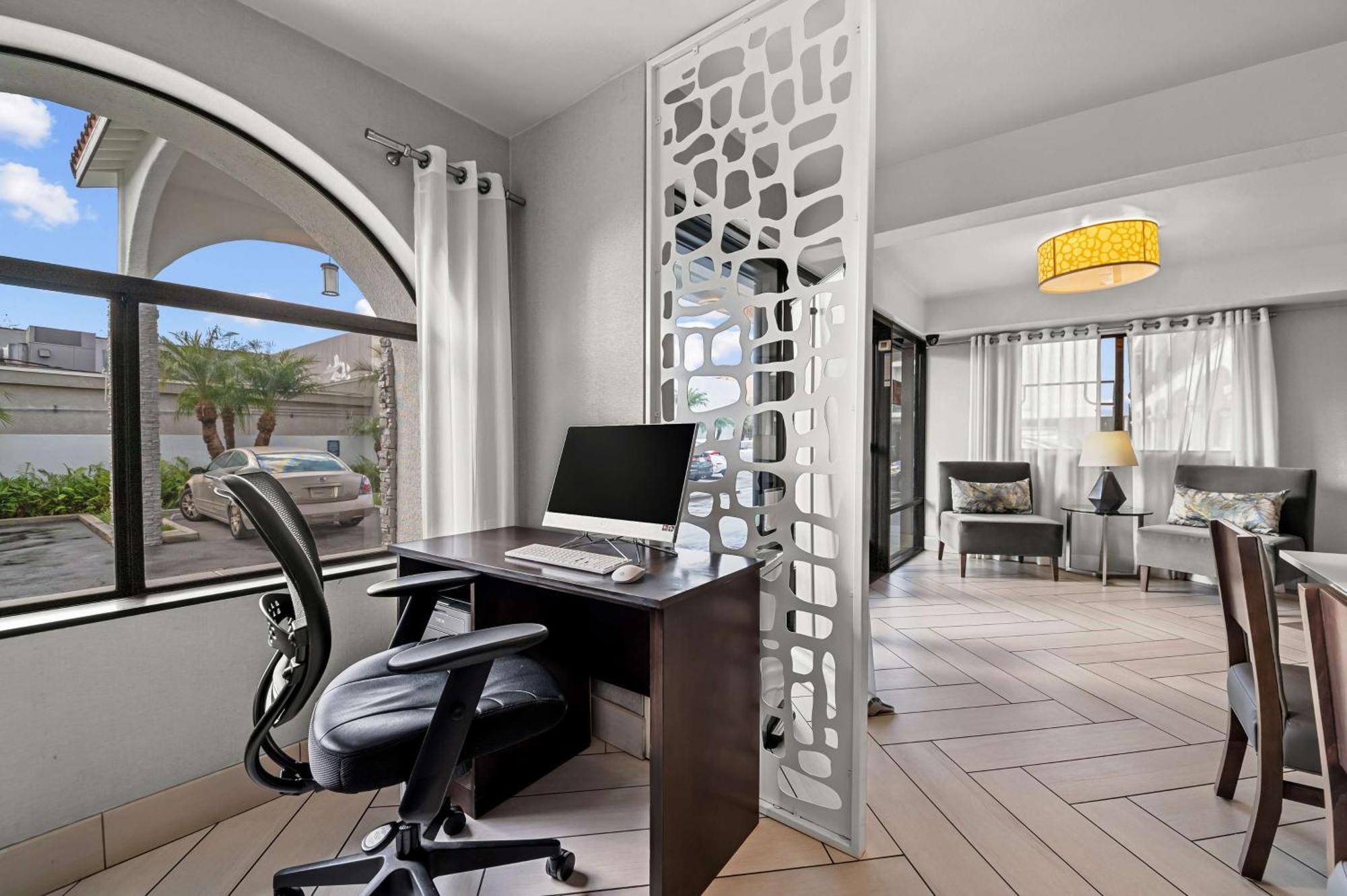 Best Western Los Alamitos Inn & Suites Eksteriør billede